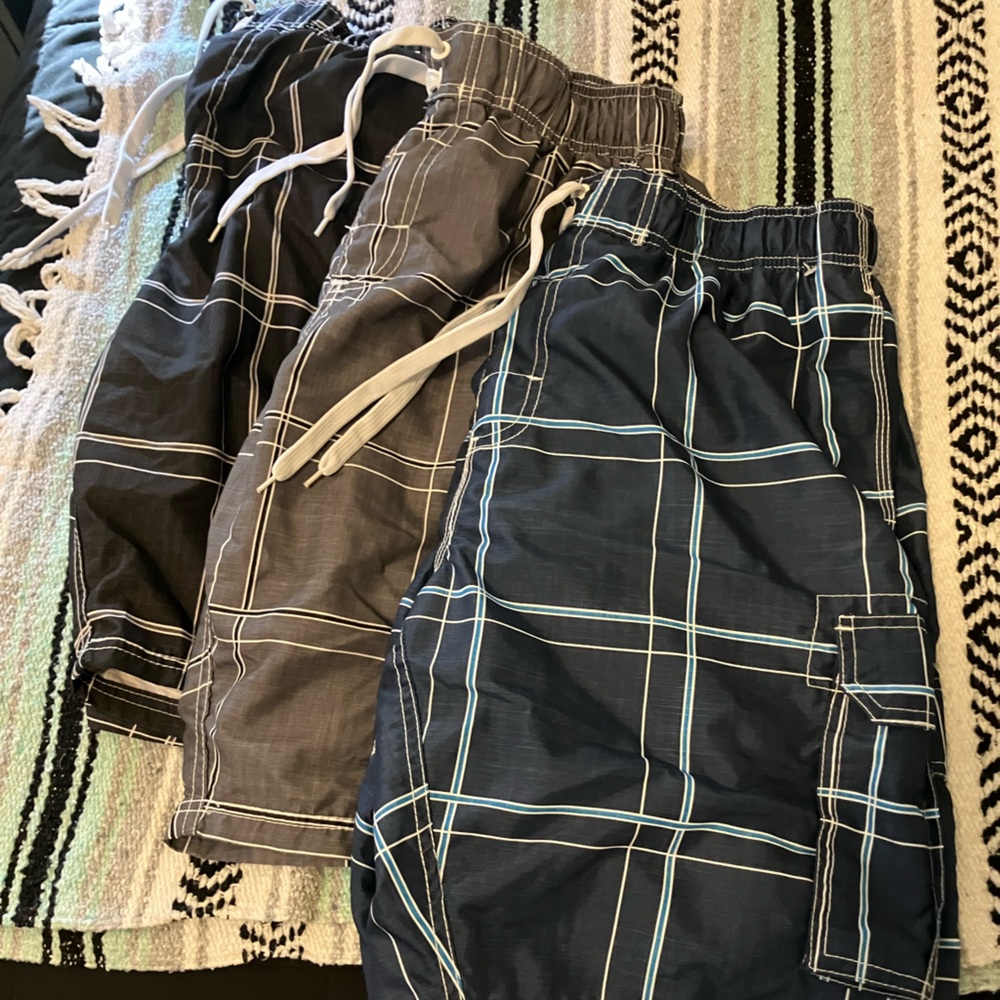 Kanu Surf Men's Echelon Swim Trunks Set of Three (blk/blu/gry)